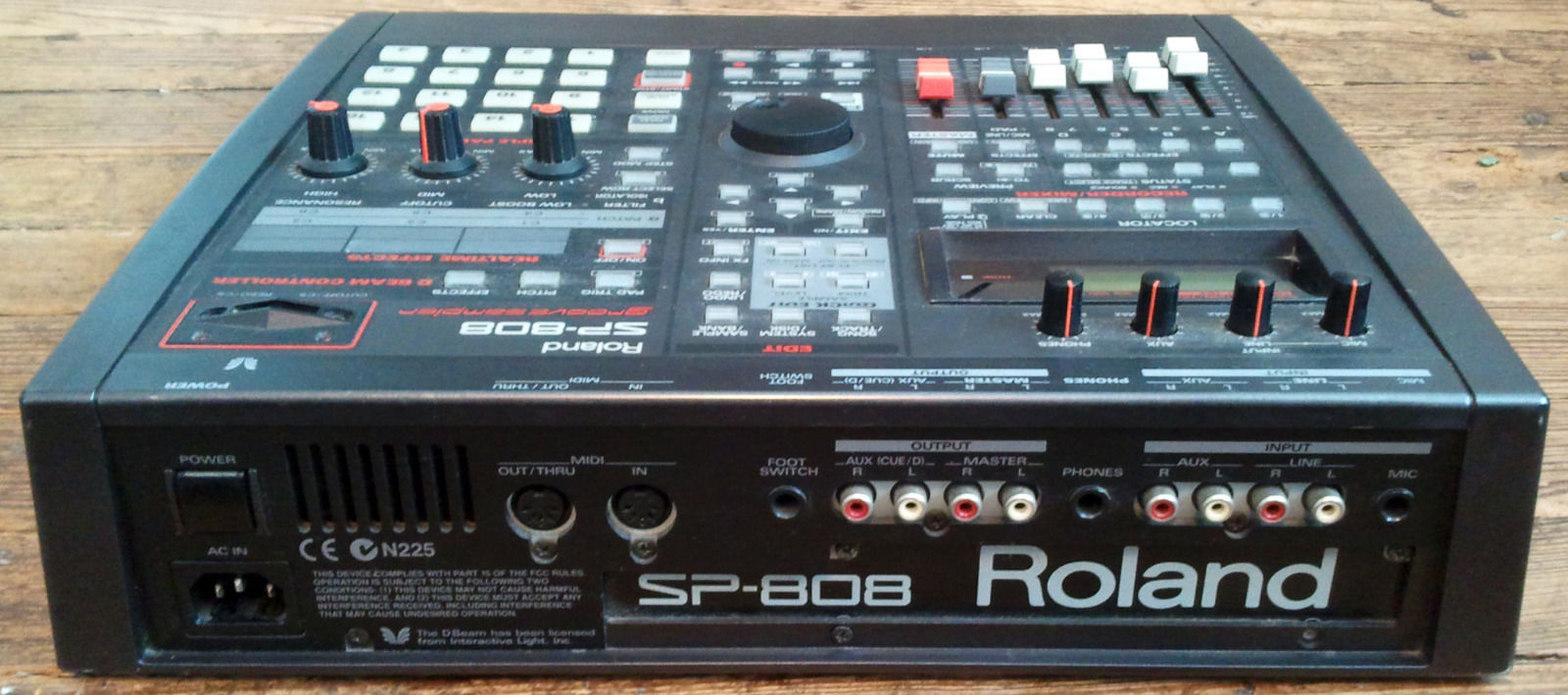 Roland Groove sampler SP-808 Dragon Ash | vashamansarda.com